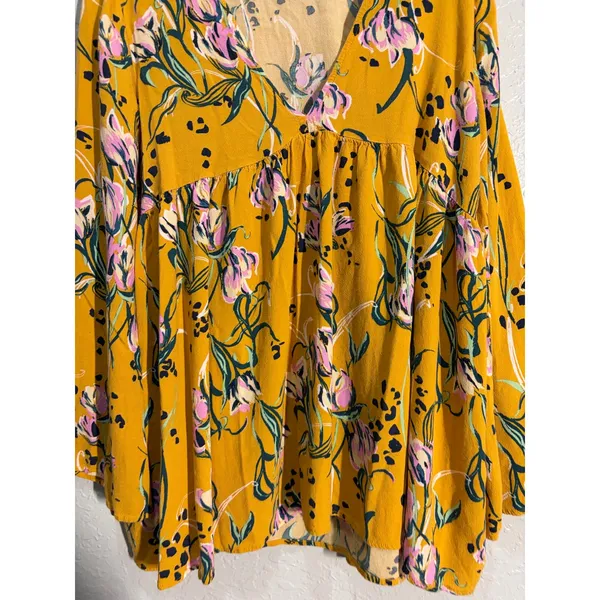 Free People Bella Golden Yellow Floral Print Spring Tunic Blouse sz M Boho - Image 3