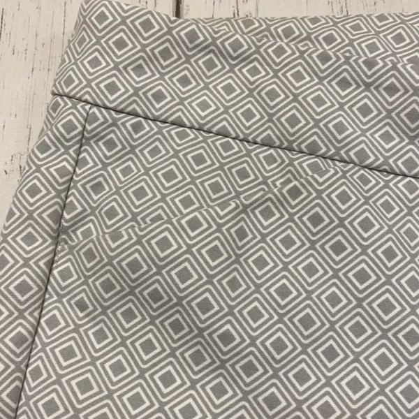 Crosby. Geometric Skinny Ankle Pants Gray Size 6 - Image 4