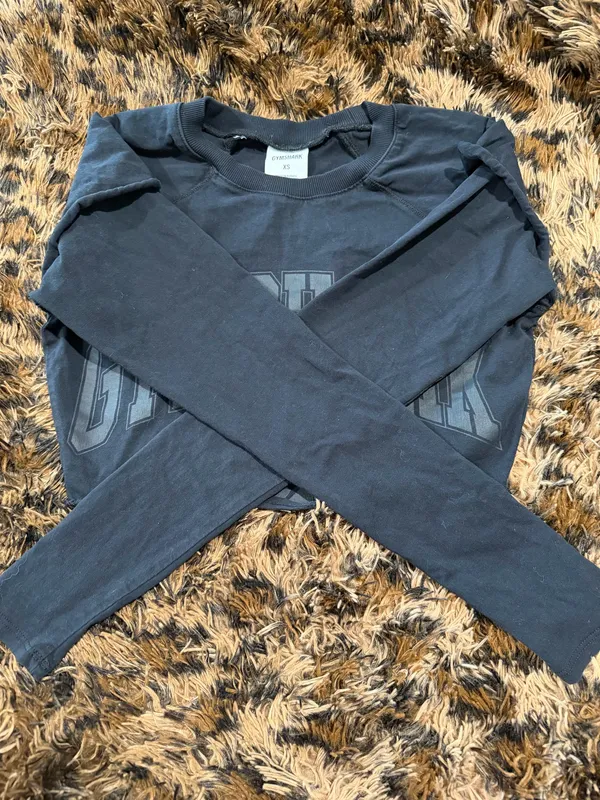 Black Gymshark Crop Top With Long Sleeve Undershirt - Image 2