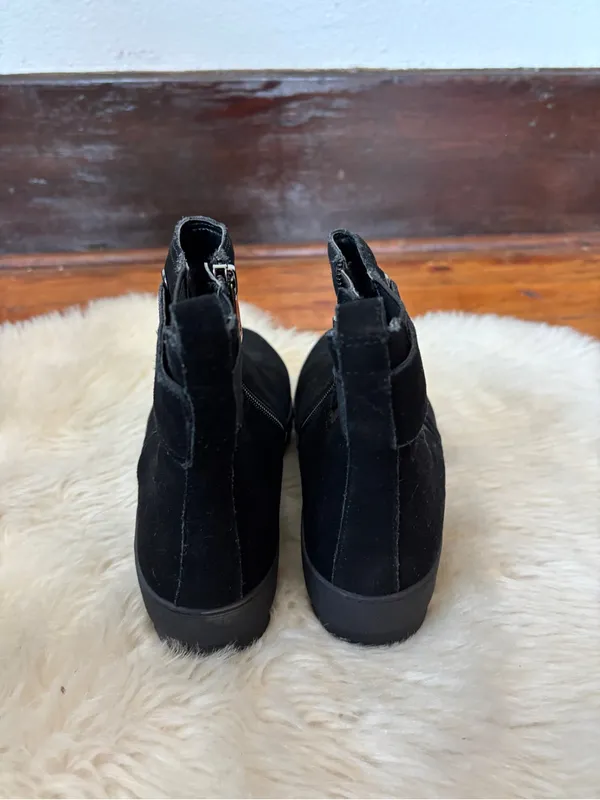Suede Black Ankle Boots. Brand is Easy Spirit - Image 3