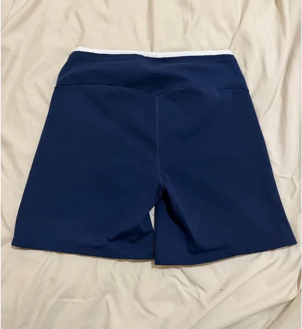 Alo Yoga Airbrush Shorts 5" - Image 4