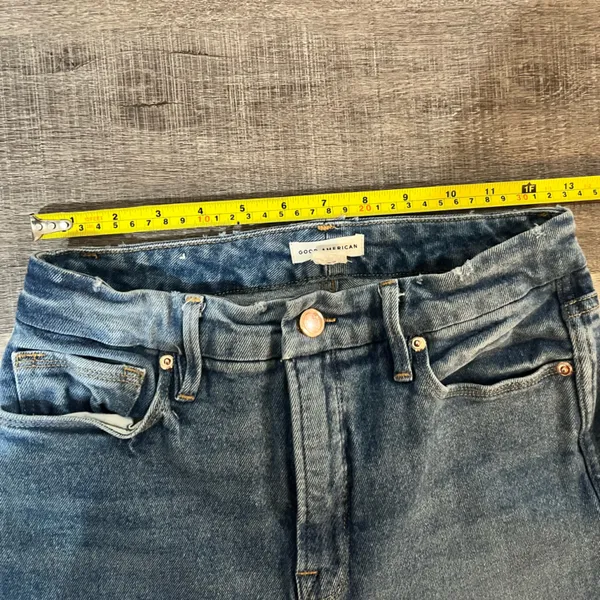GOOD AMERICAN Good Curve Straight Leg Jeans in Blue 313 - Image 8
