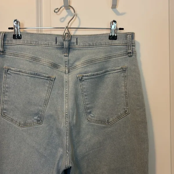 Abercrombie The Stretch Flare Ultra High Rise Light Wash 3R20 - Image 9