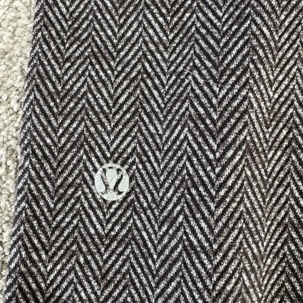 Lululemon high rise brown herringbone leggings - size 4 tall - Image 3