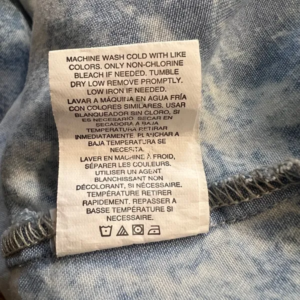 Thread & Supply Women's Blue Acid Wash Short Sleeve Pleated Top Size Medium - Image 5