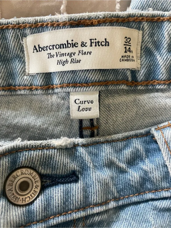 Abercrombie & Fitch Light Wash Flared‎ Leg High-Rise Jeans 14R - Image 3