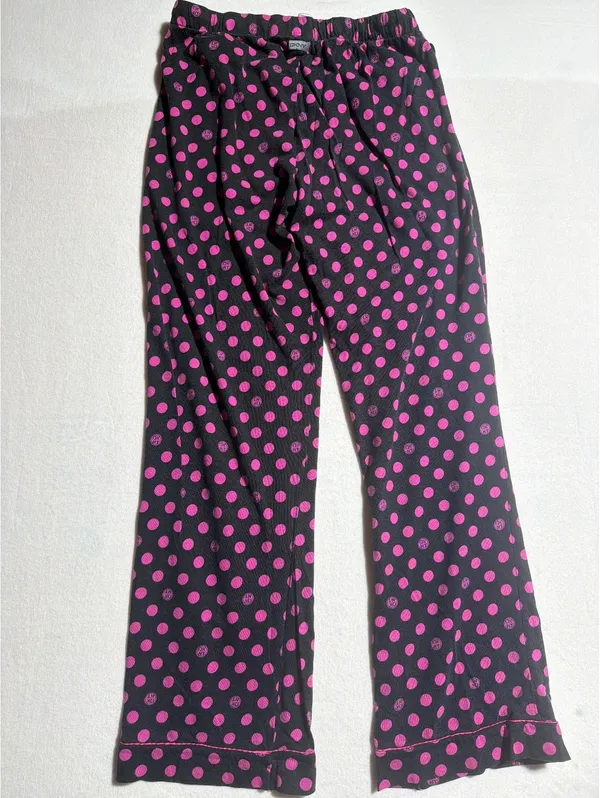 DKNY Women's Black and Pink Polka Dot Pajama Set Size Small - Image 9