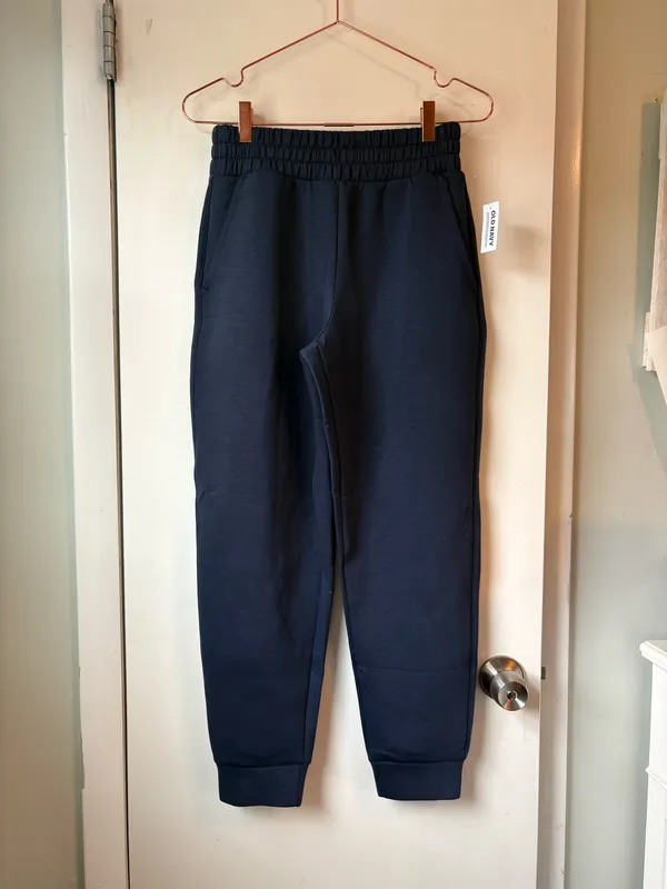 Old Navy High-Waisted Bounce Fleece Jogger Sweatpants - Image 2