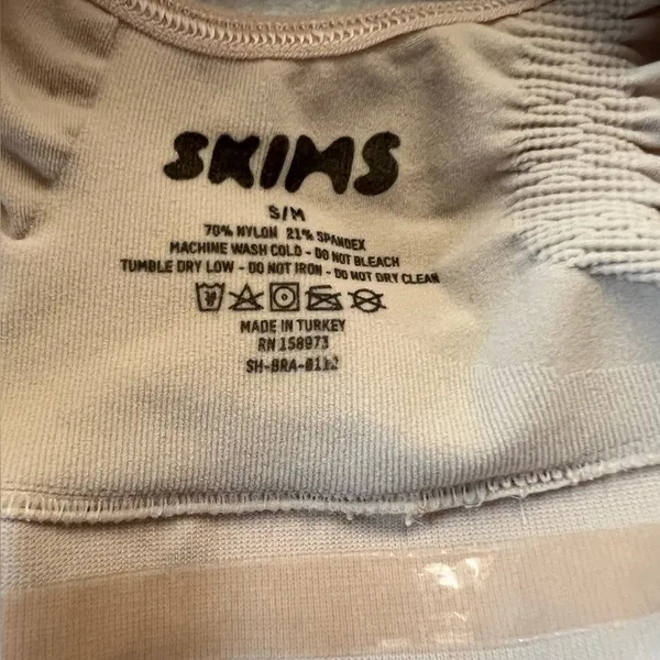 SKIMS SEAMLESS SCULPT BRALETTE! - Image 2