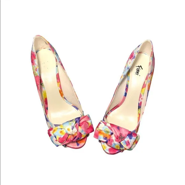 Fiona floral heels size 6.5 - Image 3