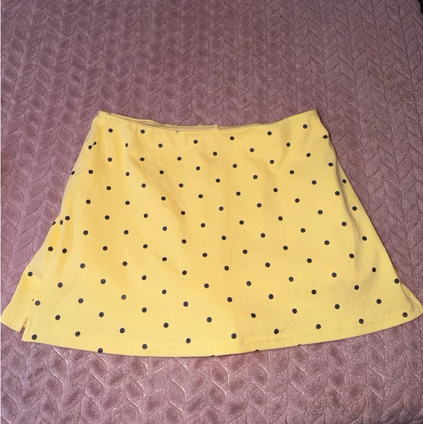 Cider Yellow Polka-Dot Low-Rise Side Slit Mini Skirt - Image 4