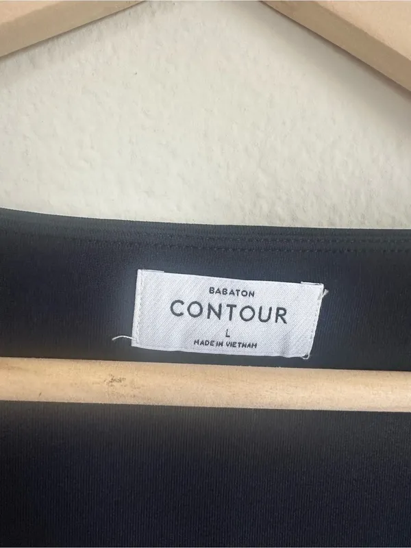 NWT Aritzia Babaton Contour Scoop neck Long Sleeve Top - Image 4