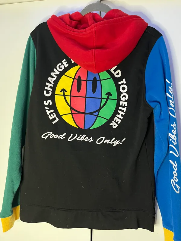 Only Good Vibes Sweatshirt - Image 4