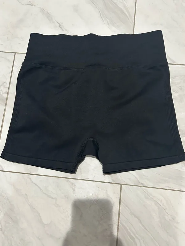 Vs pink black bike shorts size large - Image 2