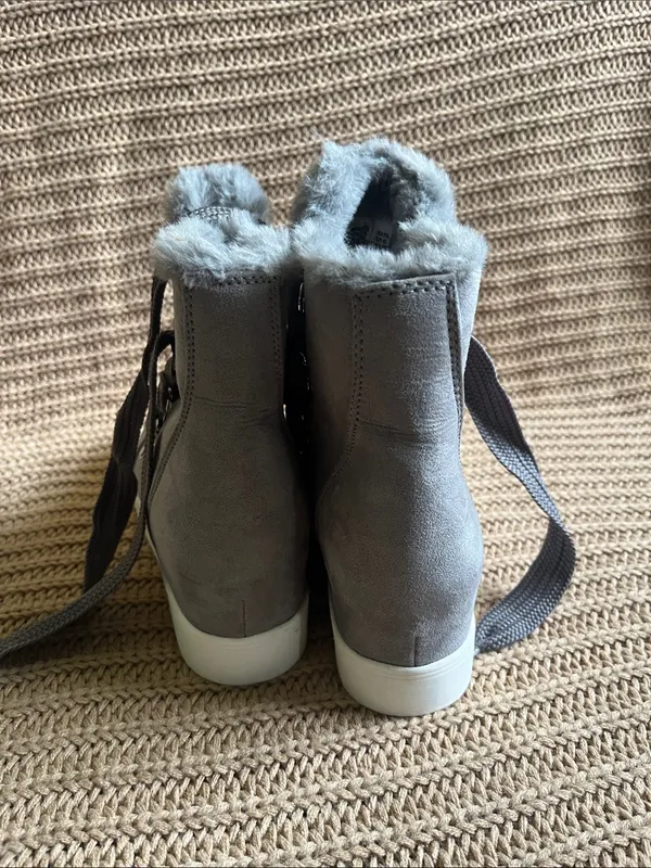 Time and Tru Gray Faux-Fur Lace-Up Winter Boots - Image 6