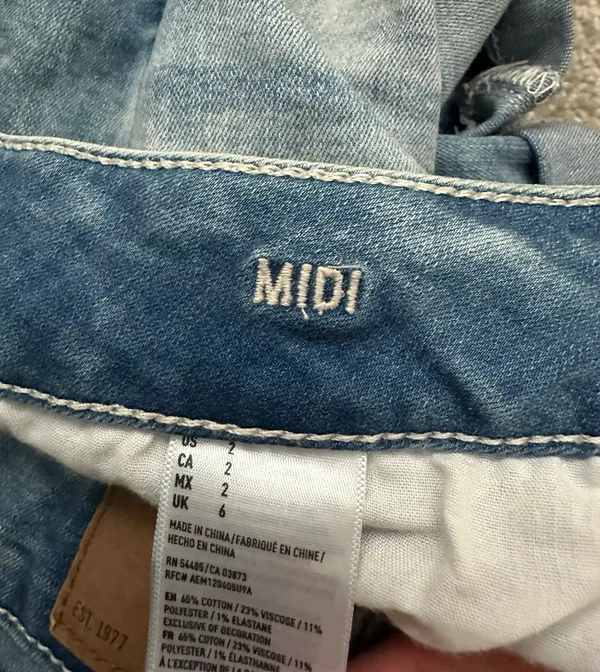 American Eagle Outfitters Midi Shorts - Image 2