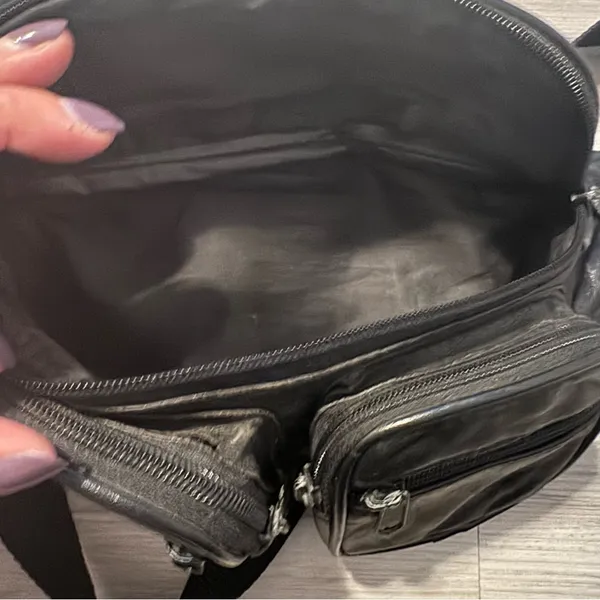 Source Unknown Belt Bag/Fanny Pack-black with adjustable waist. Unbranded. - Image 4