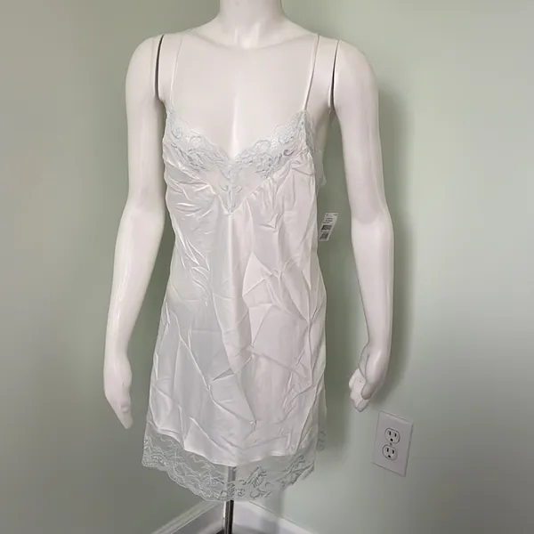 In Bloom By Jonquil Bridal Nightgown NEW - Image 4