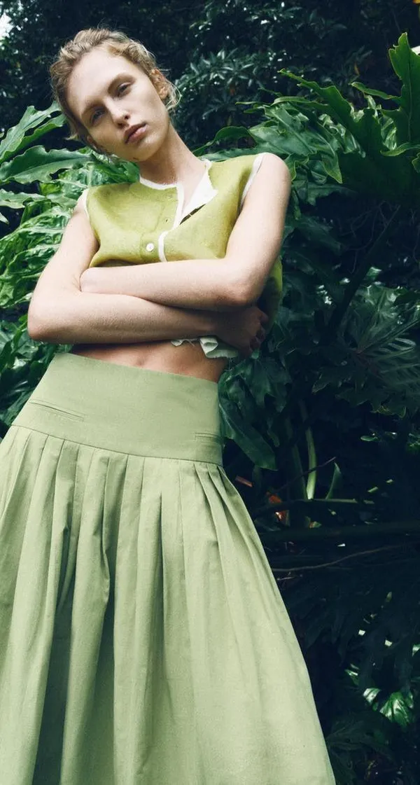 ZARA NWT Green YOKE DETAIL PLEATED SKIRT ZW COLLECTION. Size Medium - Image 7