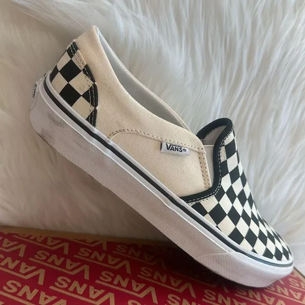 Vans Women’s Skateboarding Slippers Size 8.5 - Image 6