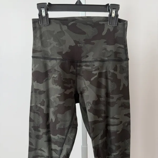 Lululemon sz 4 Align High Rise Leggings 21 Camo Heritage 365‎ Deep Coal Multi - Image 2