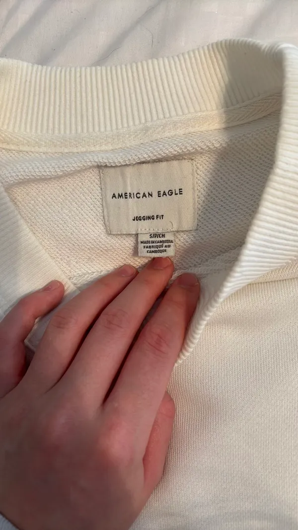 American Eagle Sweater - Image 2