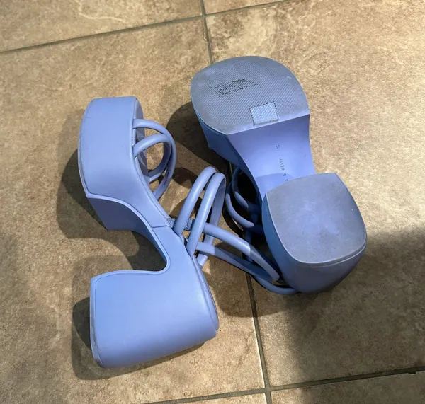 Charles & Keith Block Periwinkle Sandals - Image 6