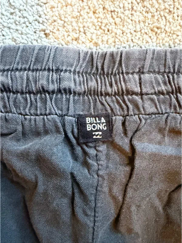 Billabong Black Elastic Waist Shorts - Image 5