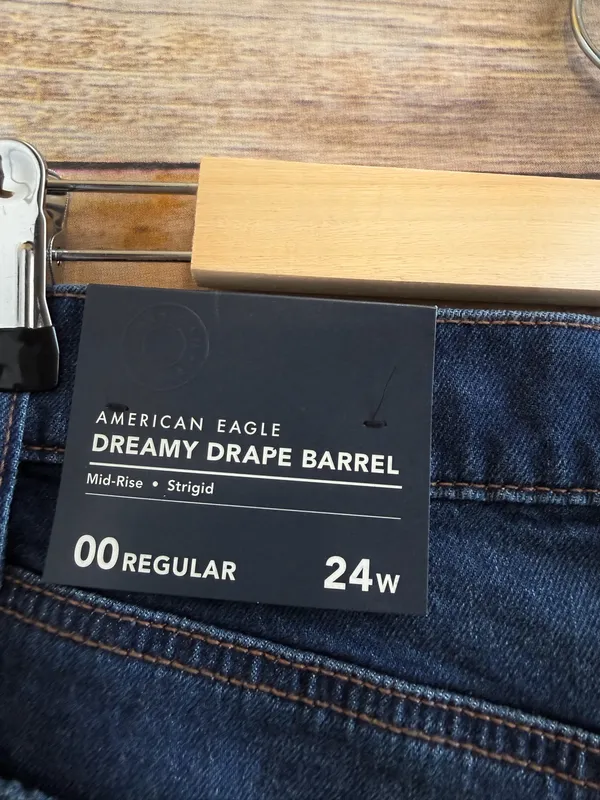 American Eagle Dreamy Drape Barrel Mid-Rise Strigid Dark Wash Jeans Size 00 NWT - Image 3