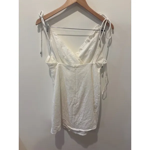 Oh Polly Mini‎ Dress White Ruffle Tie Strap V Neck Button Front Linen Blend - Image 2
