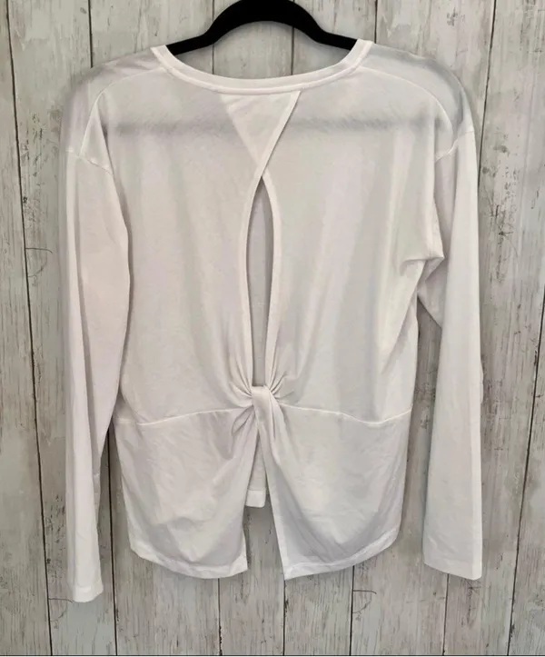 Essence Twist Tee - Image 3