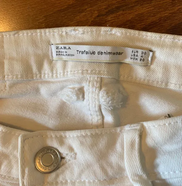 ZARA Frayed Bottom Jeans - Image 4