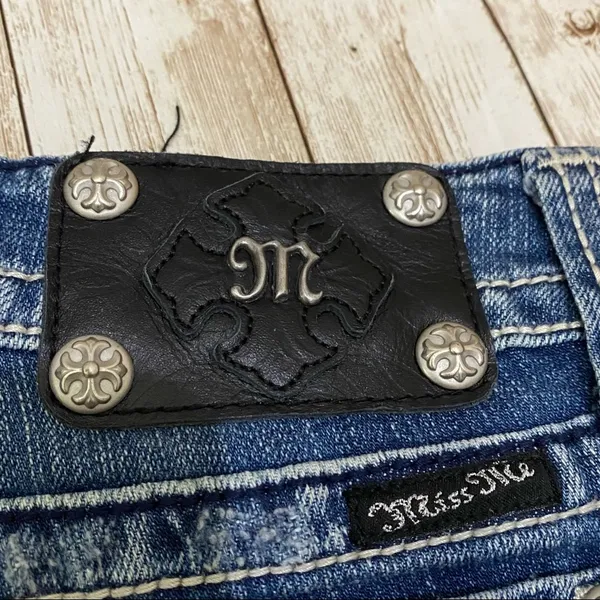 Miss Me JP5091BM Bermuda Peace Out Studded Low Rise Denim Jean Shorts 25 - Image 7