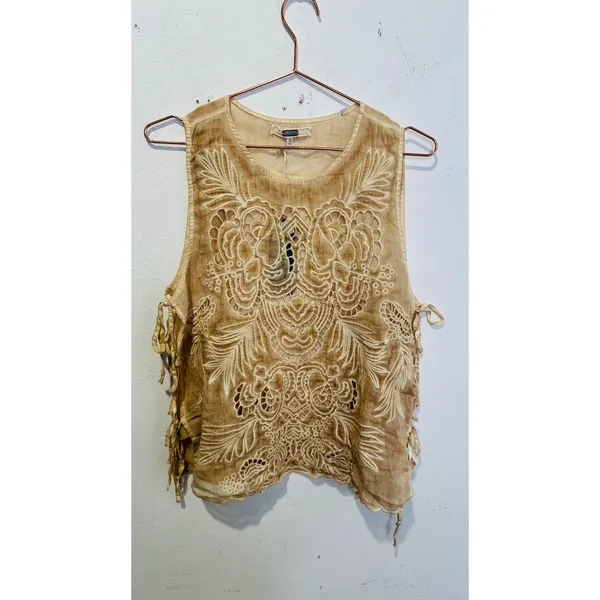 GIMMICKS by BKE Birch Tan Embroidery Lace Side Tie Boho Western Tank Top sz Large NEW - Image 2