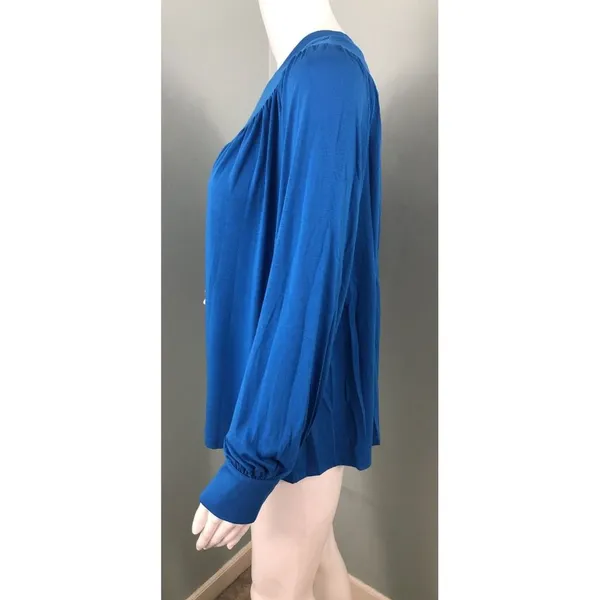NWT Women's Ann Taylor V-Yoke Shirred Blouse Top in Blue Sz Medium - Image 6