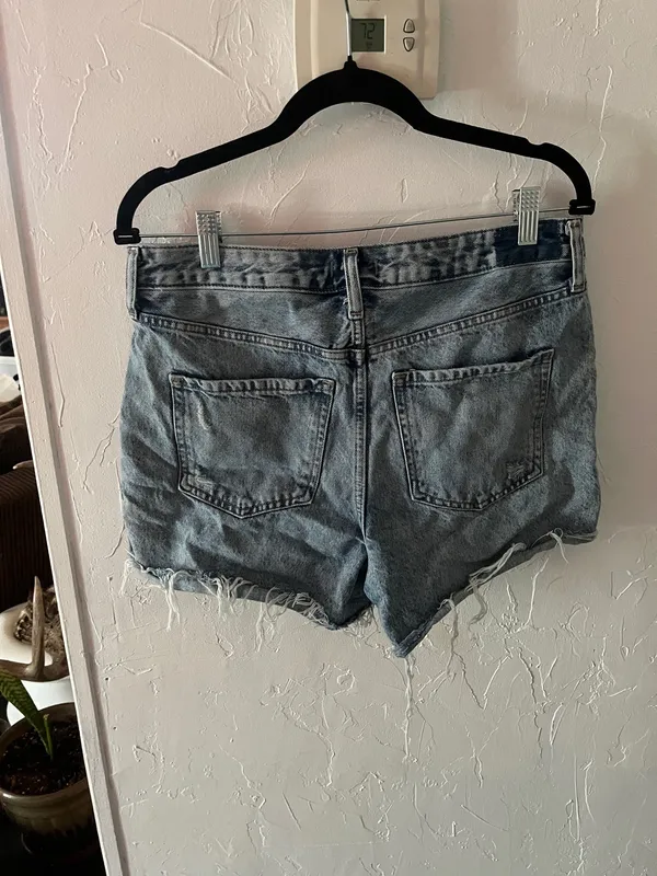 Ladies acid wash distressed denim jeans - Image 3