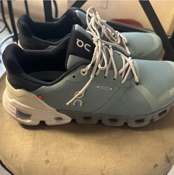 8.5 On Cloudflyer 3.0 Turquoise | sea glacier waterproof Women Running Shoes. - Image 2