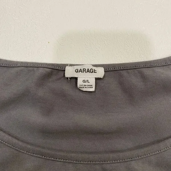 Garage Gray Scoop Neck Cap Sleeve Tee Shirt Women’s Size L - Image 3