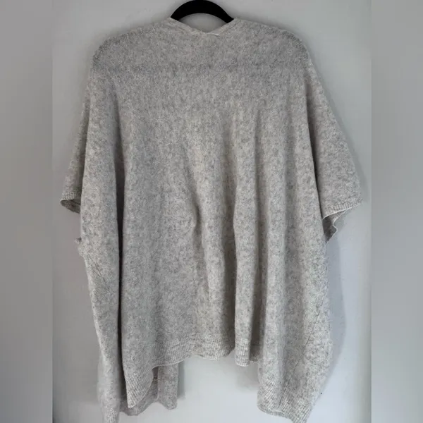 Aritzia Community Open-Front Gray/Cream Dolman Sleeve Cardigan (Wool/Yak) - Image 3