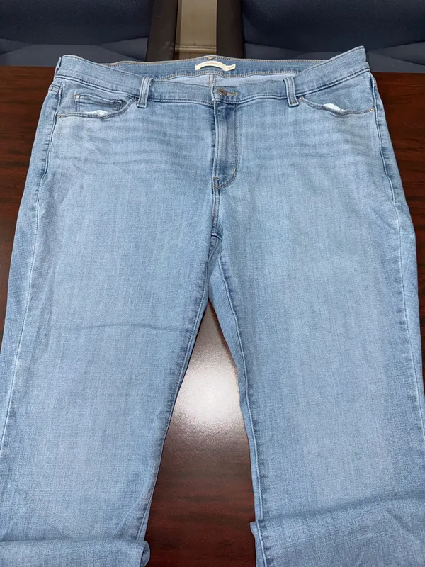 Levi’s Classic Bootcut 20W- Hemmed - Image 2