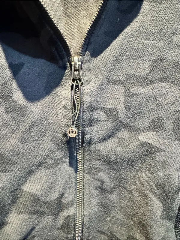 Lululemon define jacket thawed black camo size 12 - Image 2
