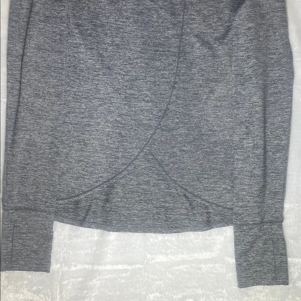 Athleta Heather Gray Crew Neck Top - Image 7