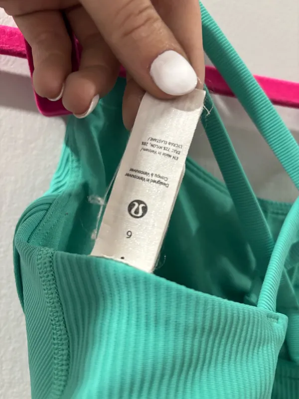 Lululemon Sports Bra Size 6 - Image 3