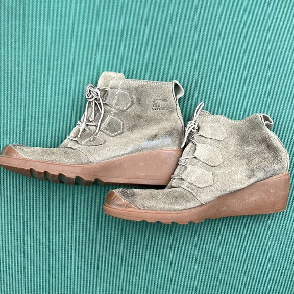 ‎Sorel Toronto Green Suede Wedge Ankle Boot size 9.5 - Image 2