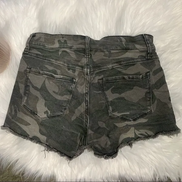 See Thru Soul High Rise Boyfriend Shorts Camo 25 - Image 4
