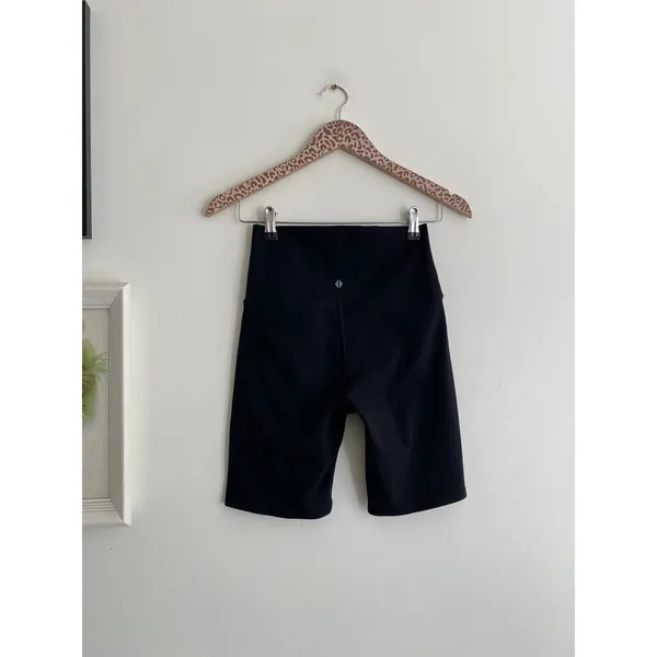 TAVI NOIR Solid Black Biker Shorts Size Medium - Image 5