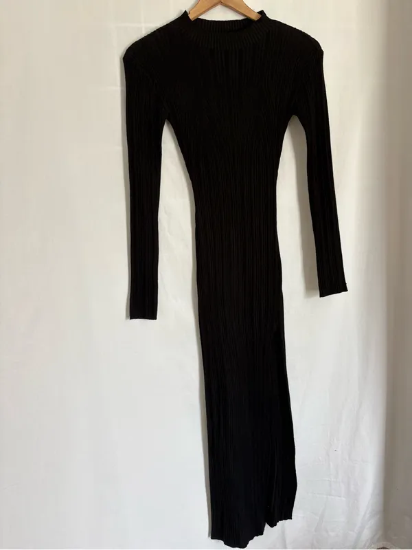 Almost Famous Long Sleeve Black Ribbed Knit Maxi Dress small - Image 3