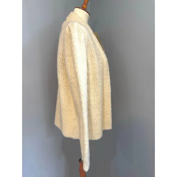 VTG Scandinavian Tundra Wool Knit Cardigan White Sweater Soft Neutral Size M. - Image 6