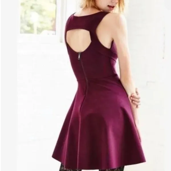 Kimchi Blue‎ Fit & Flare Skater Dress Burgundy Small - Image 7