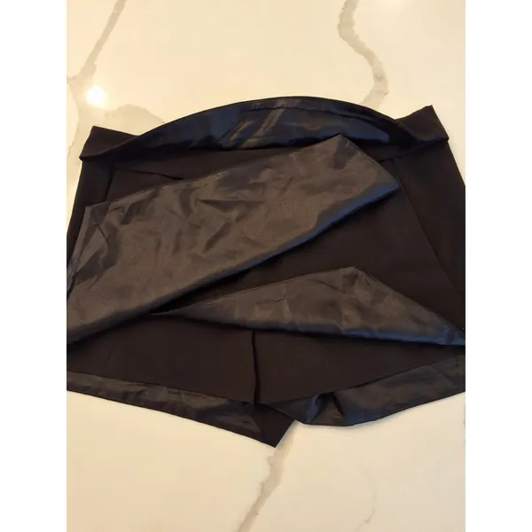 Forever 21 Black Asymmetrical Skort Size Large Faux Wrap Mini Shorts Skirt - Image 5